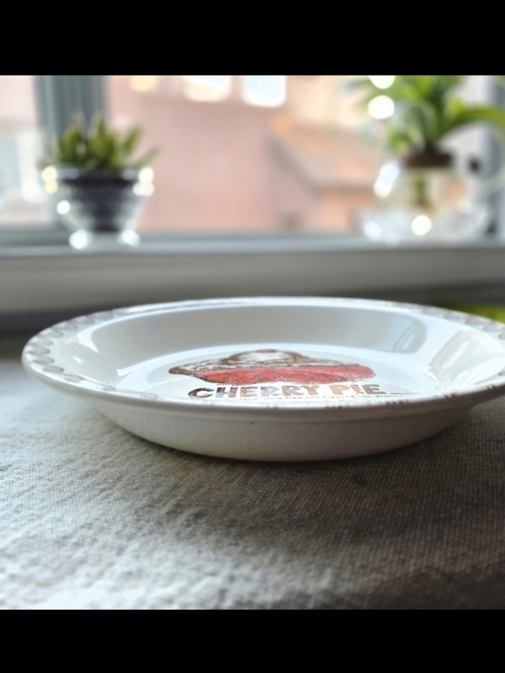 🍒🥧Vintage 1970s/1980s Ceramic Cherry Pie Recipe Baking Dish - Picture 2 of 6